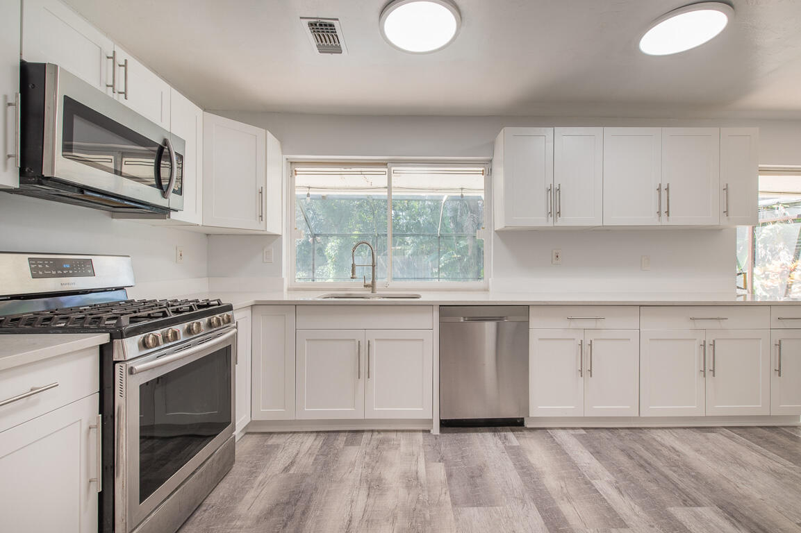 750 Southwest 3rd Street Boca Raton, FL 33486 - Photo 8 of 30 750 SW 3rd Street-21