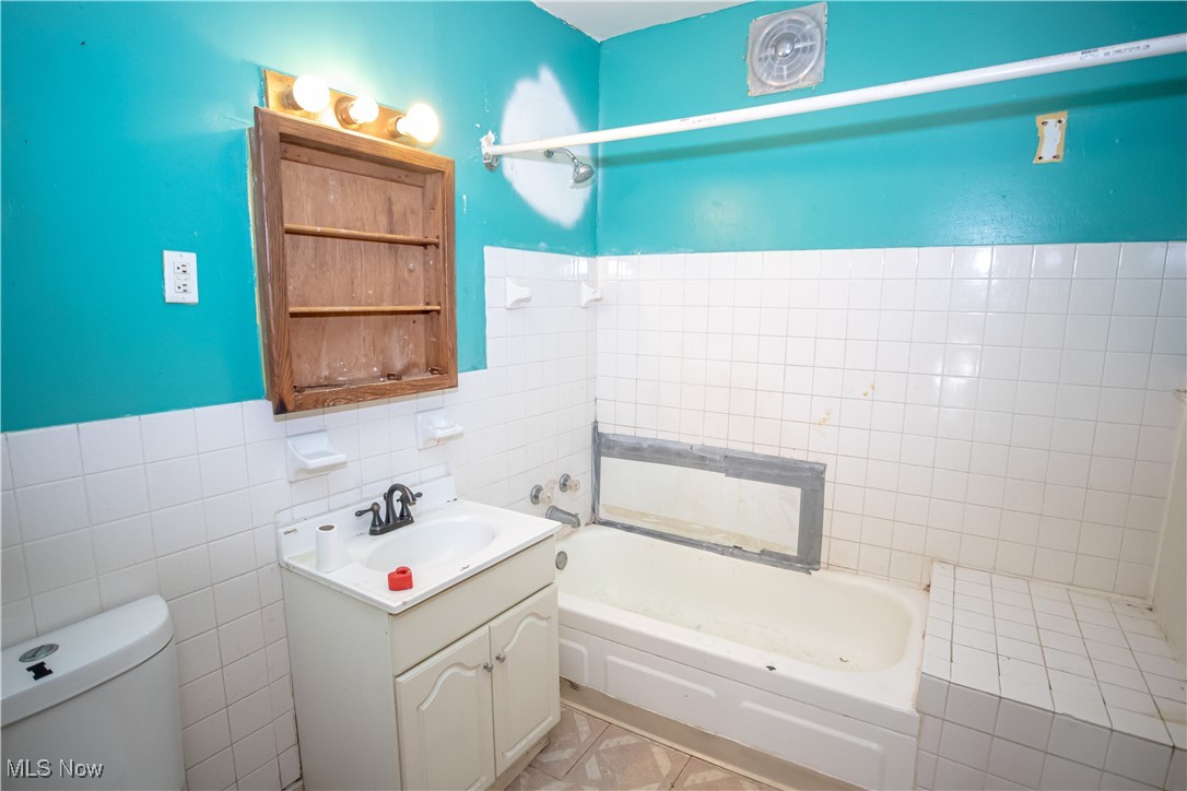 1846 North Taylor Road Cleveland, OH 44112 - Photo 21 of 35 Gallery Image 21