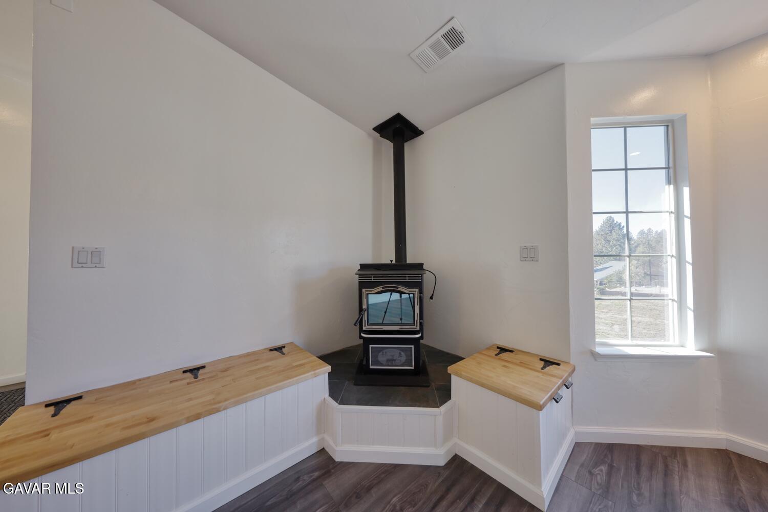 26801 Cabriolet Court Tehachapi, CA 93561 - Photo 10 of 60 a bedroom with bed and window
