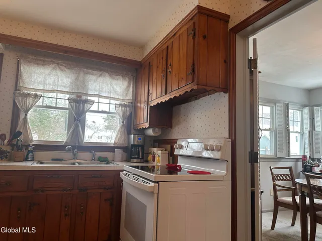 $385,000 | 1535 Myron Street, Niskayuna, NY 12309