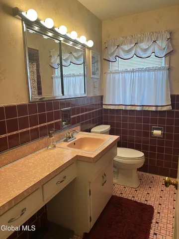 $385,000 | 1535 Myron Street, Niskayuna, NY 12309