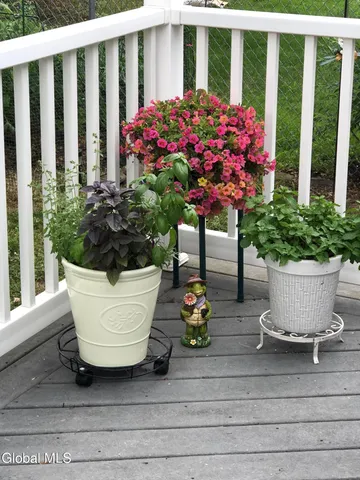 $385,000 | 1535 Myron Street, Niskayuna, NY 12309