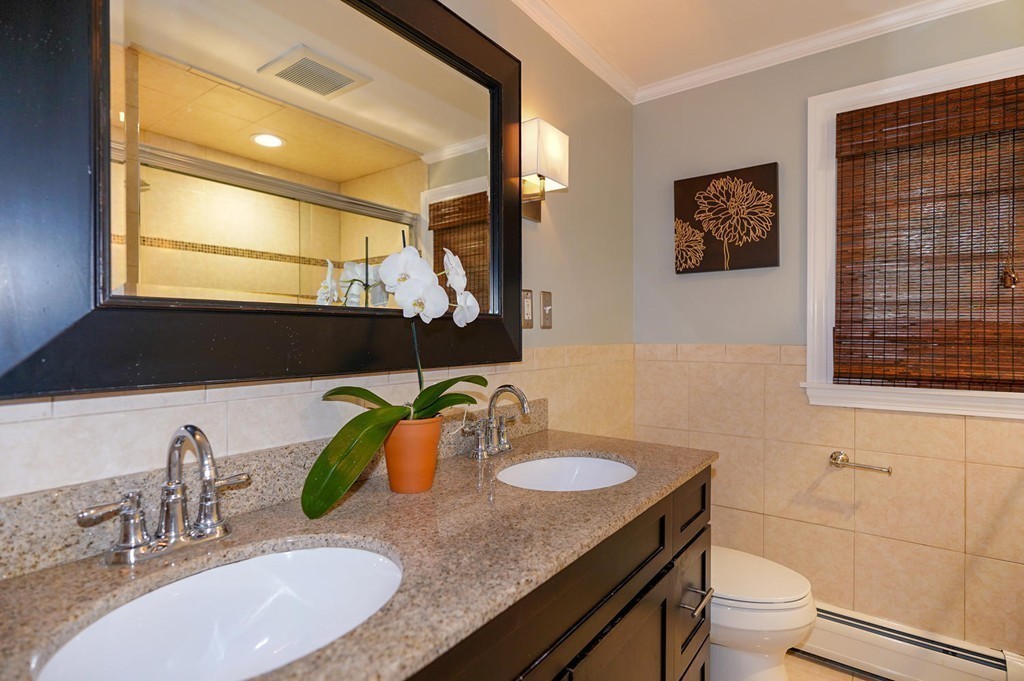 9 Hartford Road Arlington, MA 02474 - Photo 8 of 24 Gallery Image 8