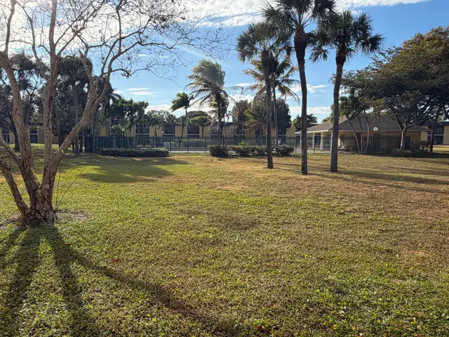 $2,100 | 410 Meadows Circle, Unit 410, Boynton Beach, FL 33436