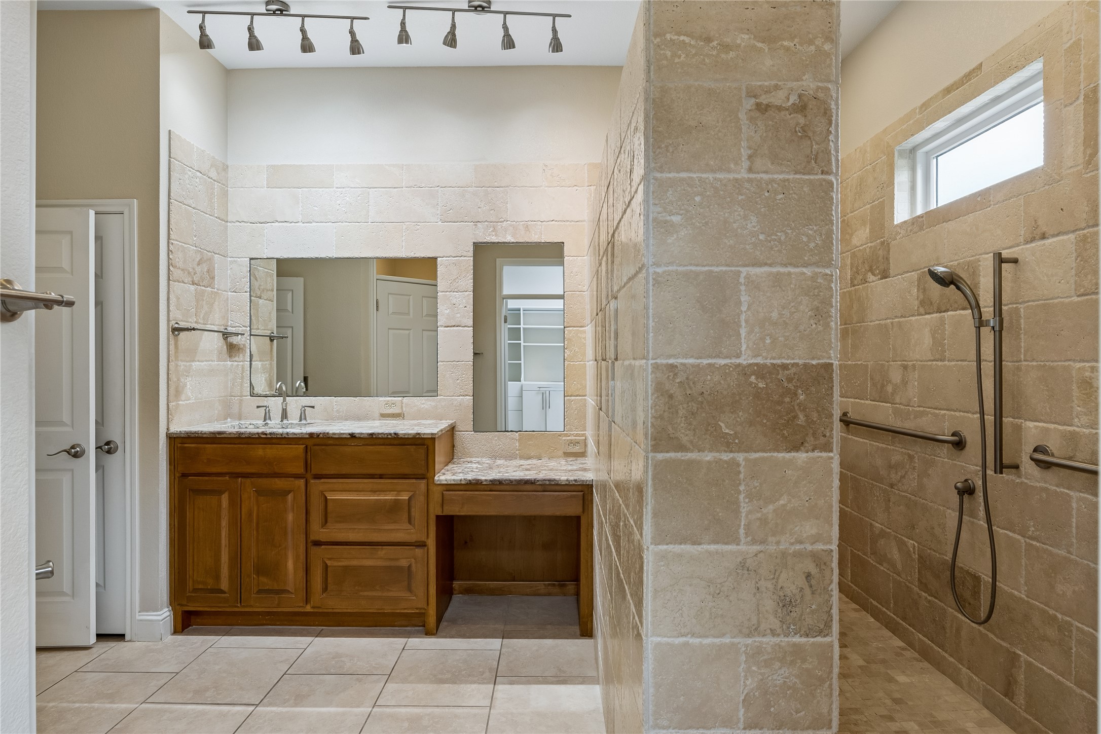 109 Crystal Springs Drive Georgetown, TX 78633 - Photo 17 of 29 Walk-in shower