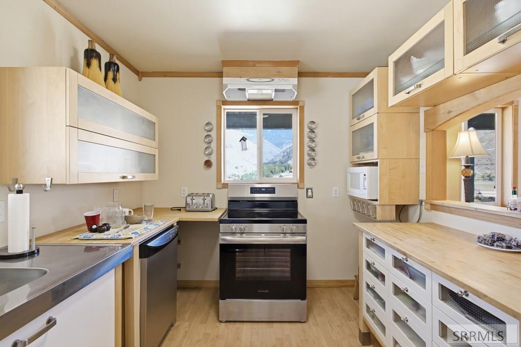 101 Lake Creek Road Salmon, ID 83467 - Photo 11 of 68