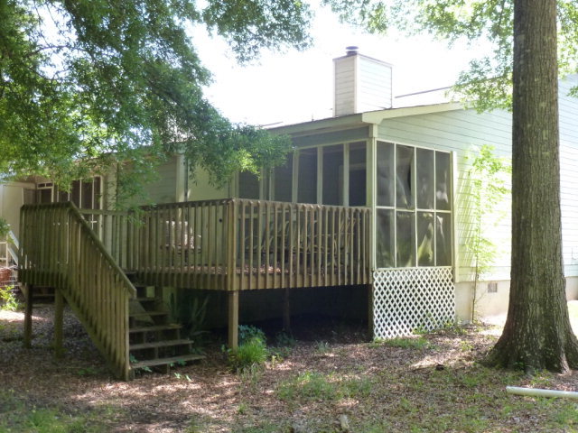 130 Wesleyan Way Macon, GA 31210 - Photo 8 of 9 a view of a wooden deck
