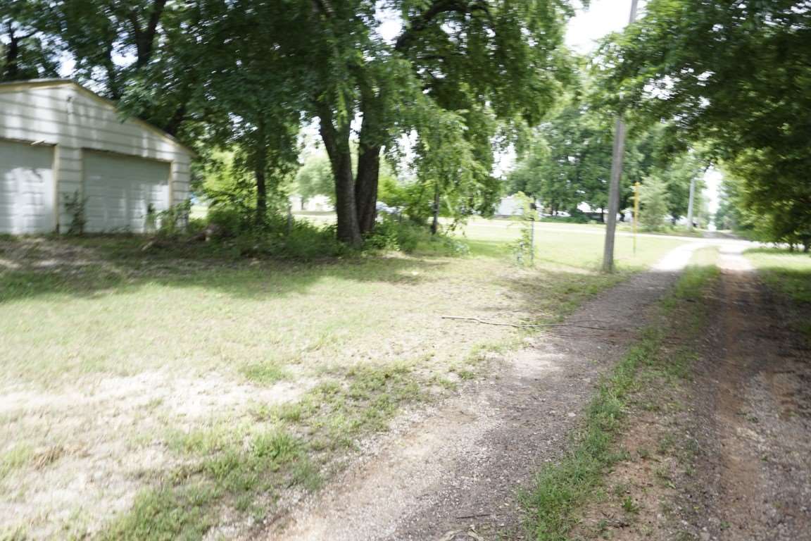 1202 Grove Street Perry, OK 73077 - Photo 8 of 9 Gallery Image 8