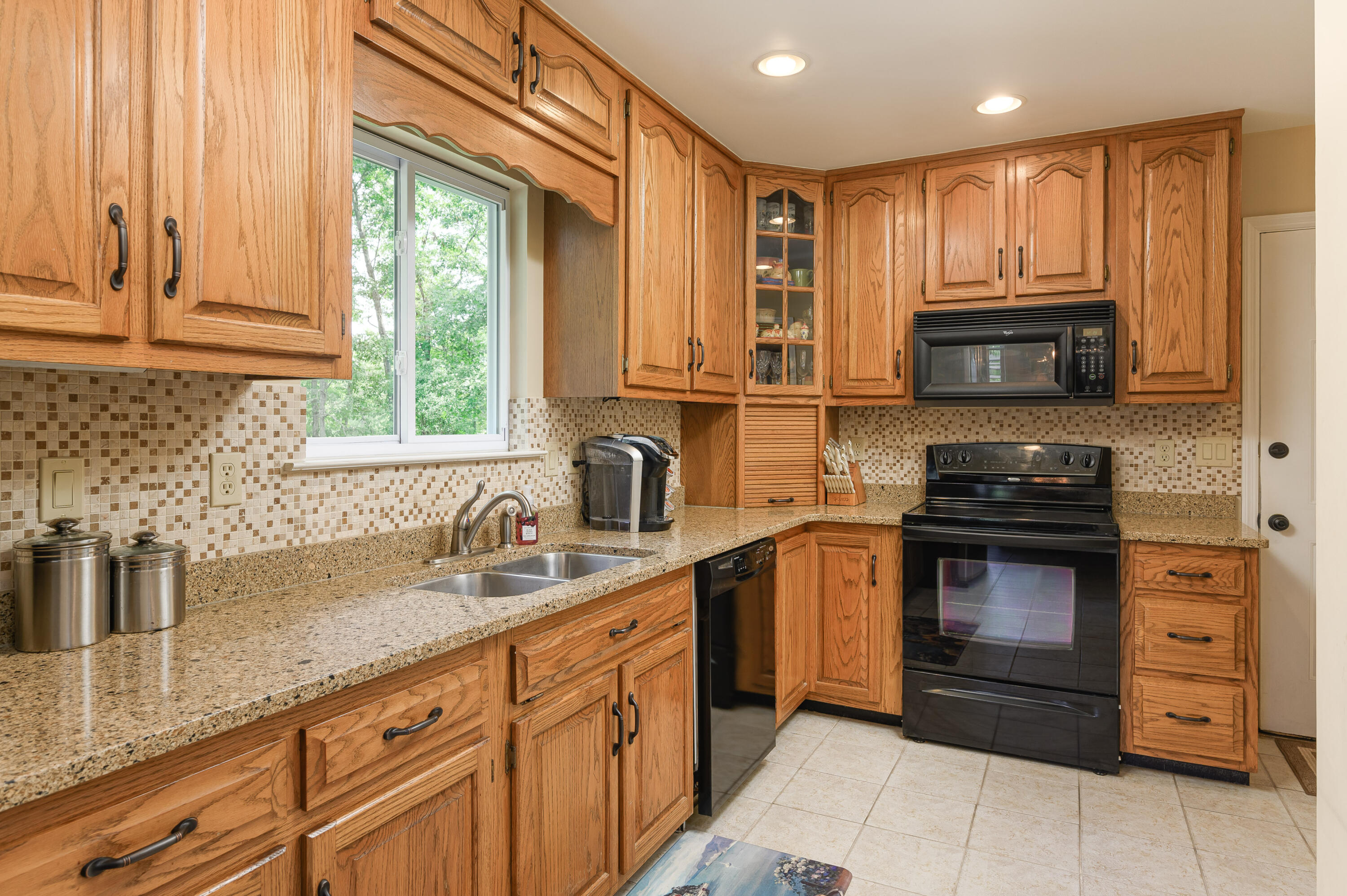 1727 Hunters Ridge Road Soddy Daisy, TN 37379 - Photo 8 of 33 1727_Hunters_Ridge_Rd_0020
