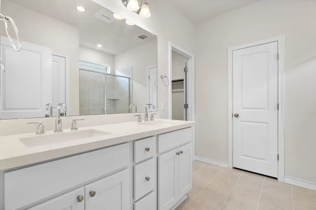 $2,395 | 316 Caisson Trail, Liberty Hill, TX 78642