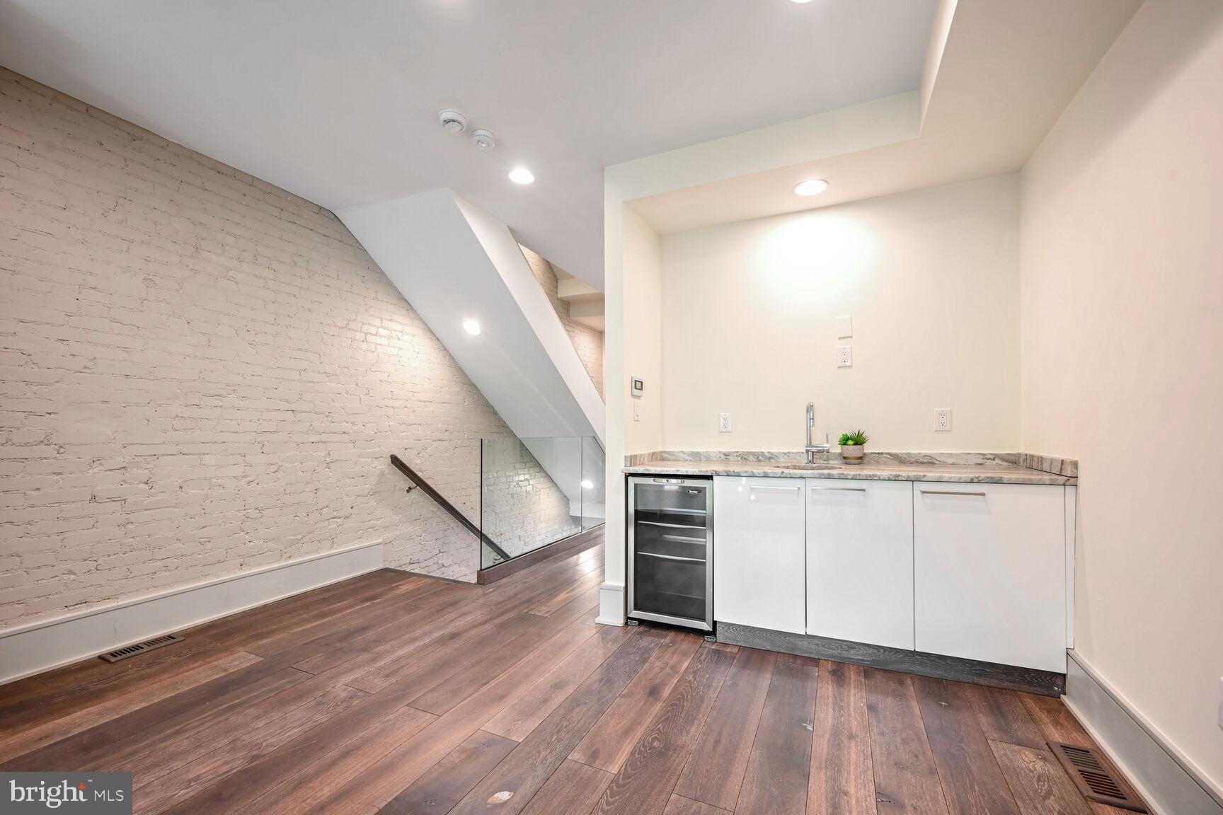 829 4th Street Northeast Washington, DC 20002 - Photo 12 of 28 Loft Wet Bar