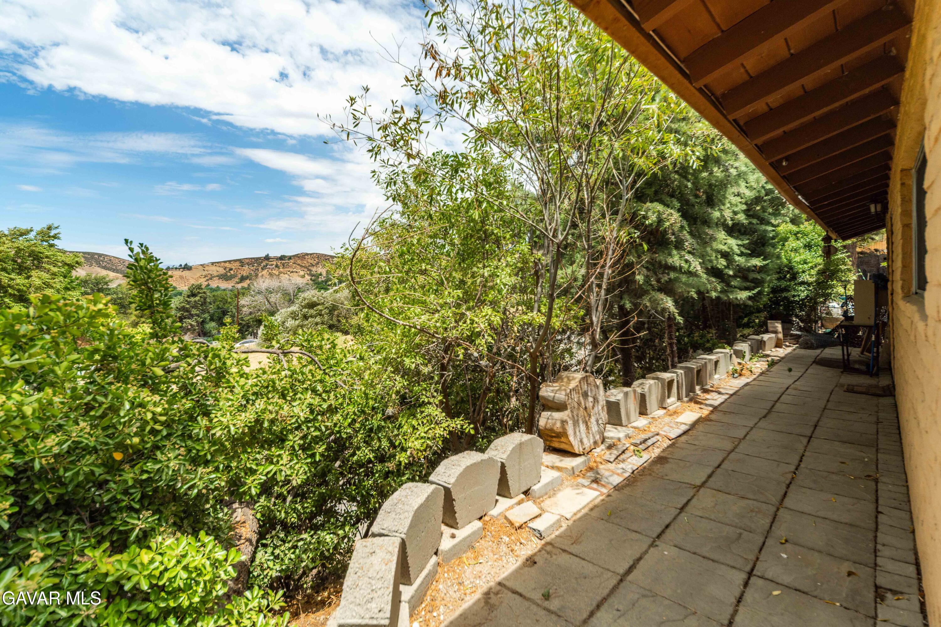 42766 Ranch Club Road Lake Hughes, CA 93532 - Photo 5 of 29 Front Walkway