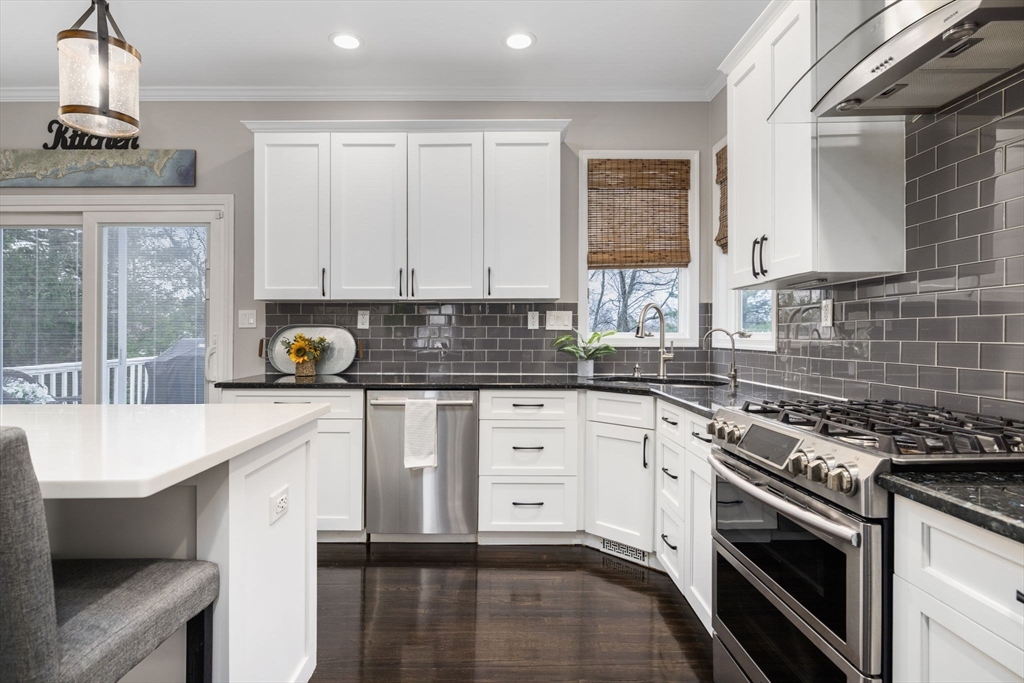 244 Robert Road Marlborough, MA 01752 - Photo 6 of 42 Gallery Image 6