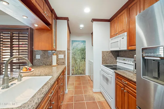 $536,000 | 28831 Oakpath Drive, Unit 44, Agoura Hills, CA 91301