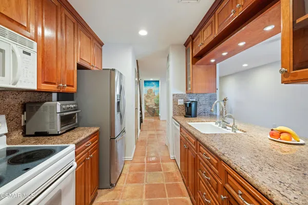 $536,000 | 28831 Oakpath Drive, Unit 44, Agoura Hills, CA 91301