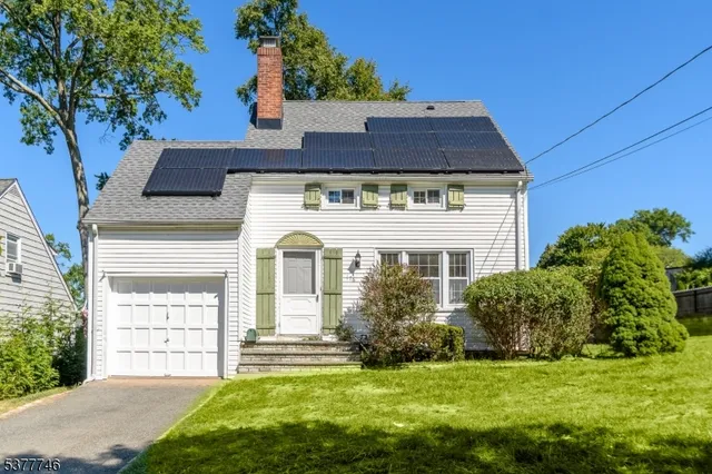 $575,000 | 176 Woodland Avenue, Verona, NJ 07044