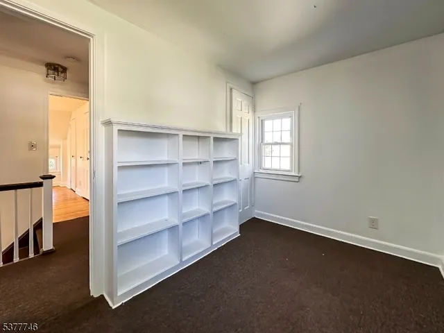 $575,000 | 176 Woodland Avenue, Verona, NJ 07044