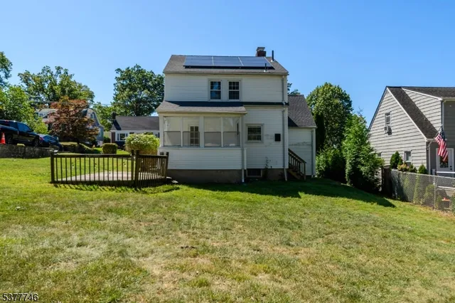 $575,000 | 176 Woodland Avenue, Verona, NJ 07044