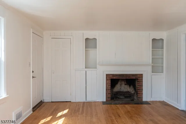 $575,000 | 176 Woodland Avenue, Verona, NJ 07044