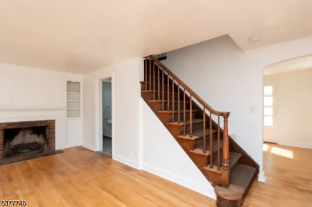 $575,000 | 176 Woodland Avenue, Verona, NJ 07044