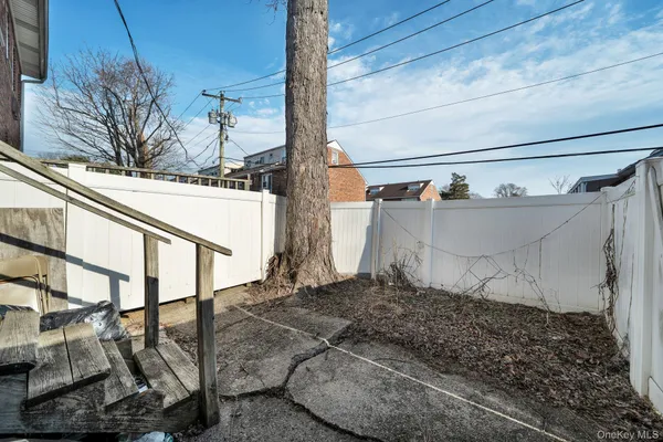 $439,000 | 1570 Grand Avenue, Unit 24, Baldwin, NY 11510