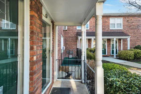 $439,000 | 1570 Grand Avenue, Unit 24, Baldwin, NY 11510