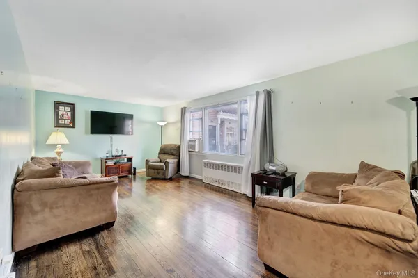 $439,000 | 1570 Grand Avenue, Unit 24, Baldwin, NY 11510