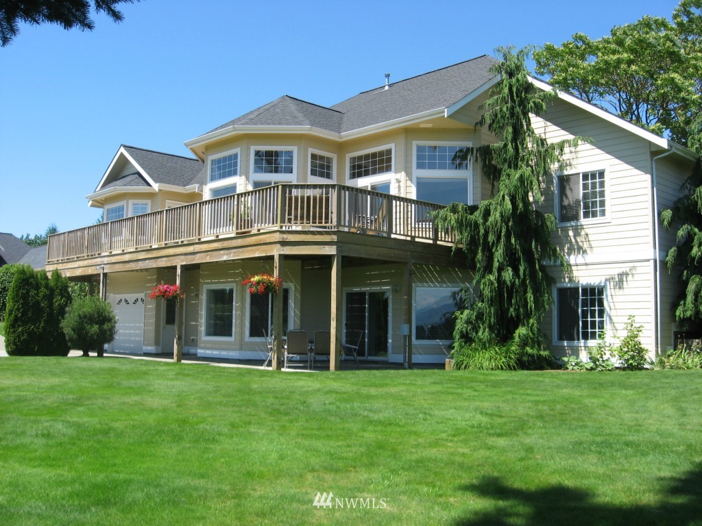 1271 Bradley Road Lynden, WA 98264 - Photo 1 of 25 Gallery Image 1