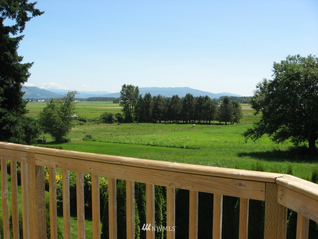 1271 Bradley Road Lynden, WA 98264 - Photo 4 of 25 Gallery Image 4