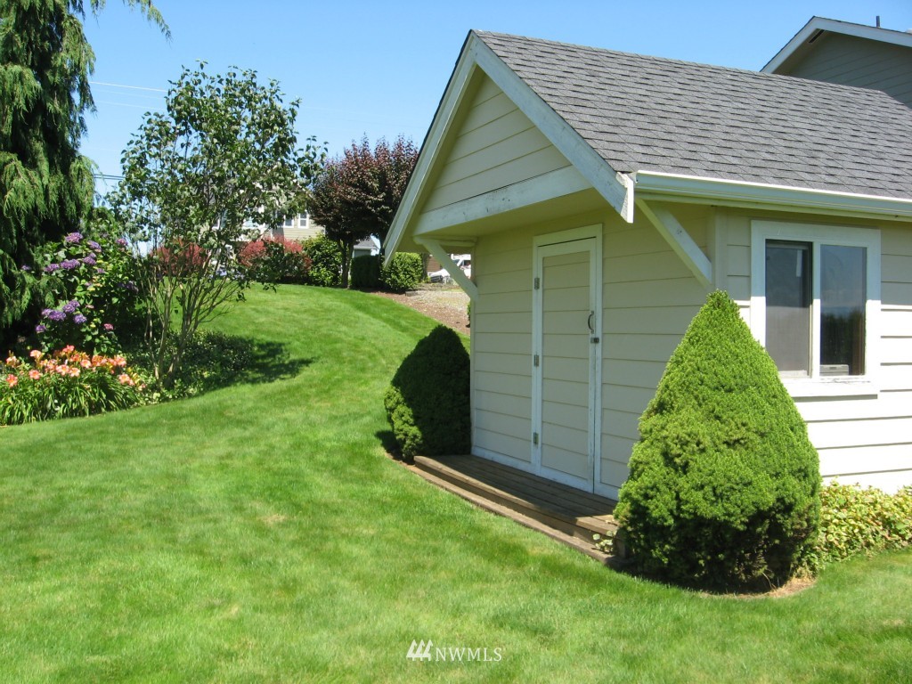 1271 Bradley Road Lynden, WA 98264 - Photo 6 of 25 Gallery Image 6