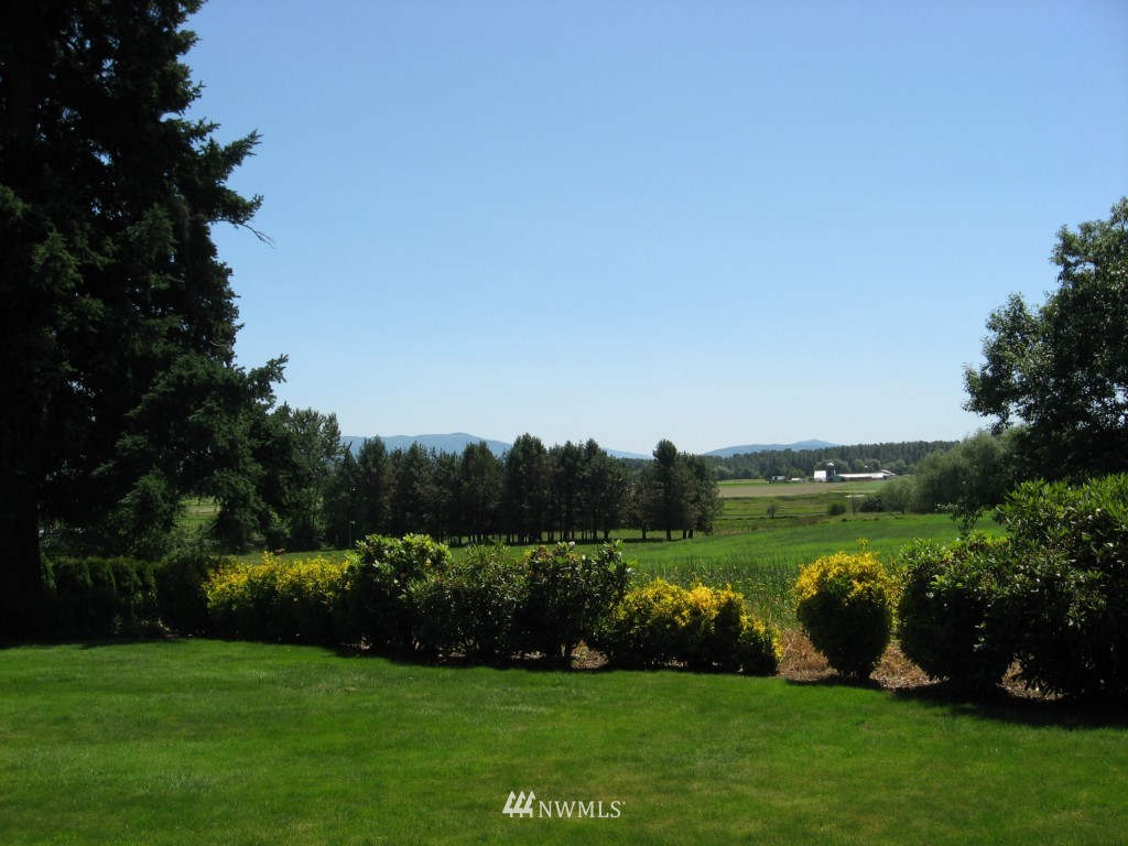1271 Bradley Road Lynden, WA 98264 - Photo 7 of 25 Gallery Image 7