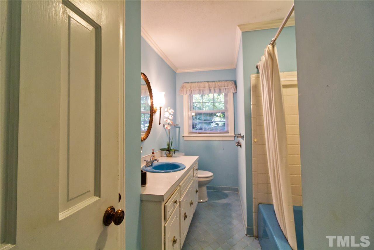 1505 Falls Church Road Raleigh, NC 27609 - Photo 11 of 20