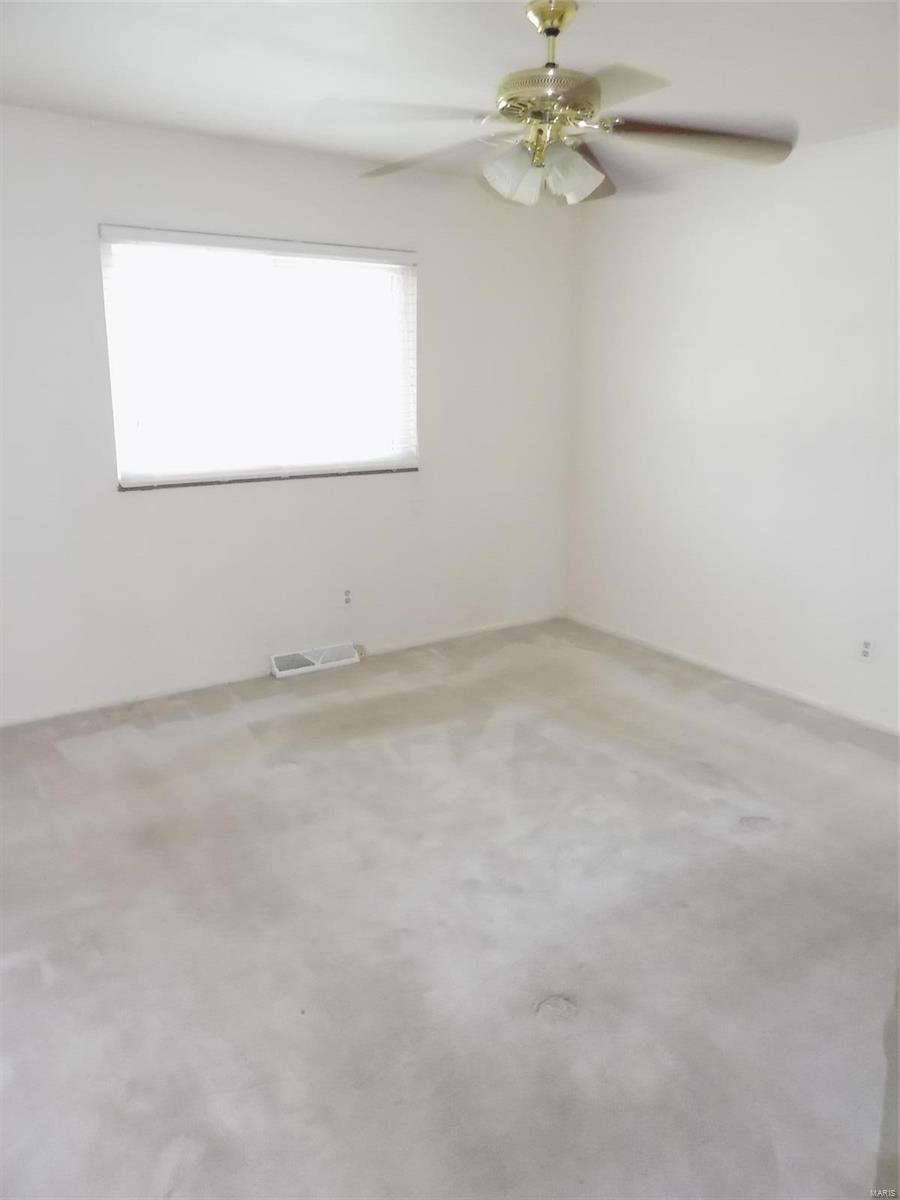 33 Roland Avenue Ballwin, MO 63021 - Photo 16 of 40 Gallery Image 16