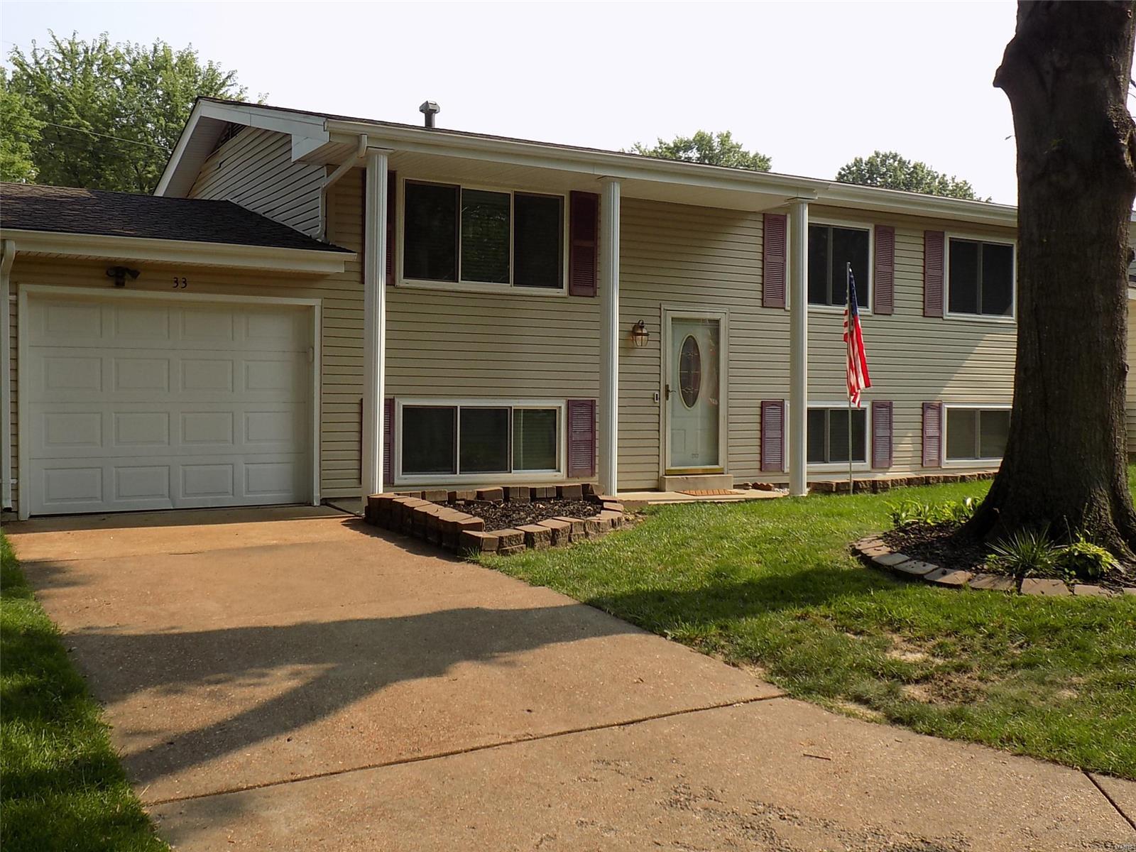 33 Roland Avenue Ballwin, MO 63021 - Photo 3 of 40 Gallery Image 3
