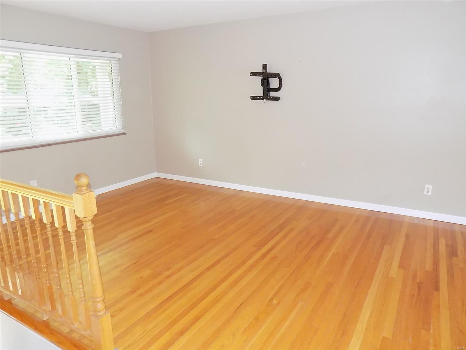 33 Roland Avenue Ballwin, MO 63021 - Photo 9 of 40 Gallery Image 9