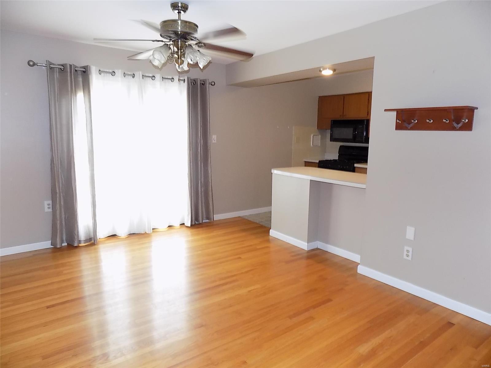 33 Roland Avenue Ballwin, MO 63021 - Photo 10 of 40 Gallery Image 10
