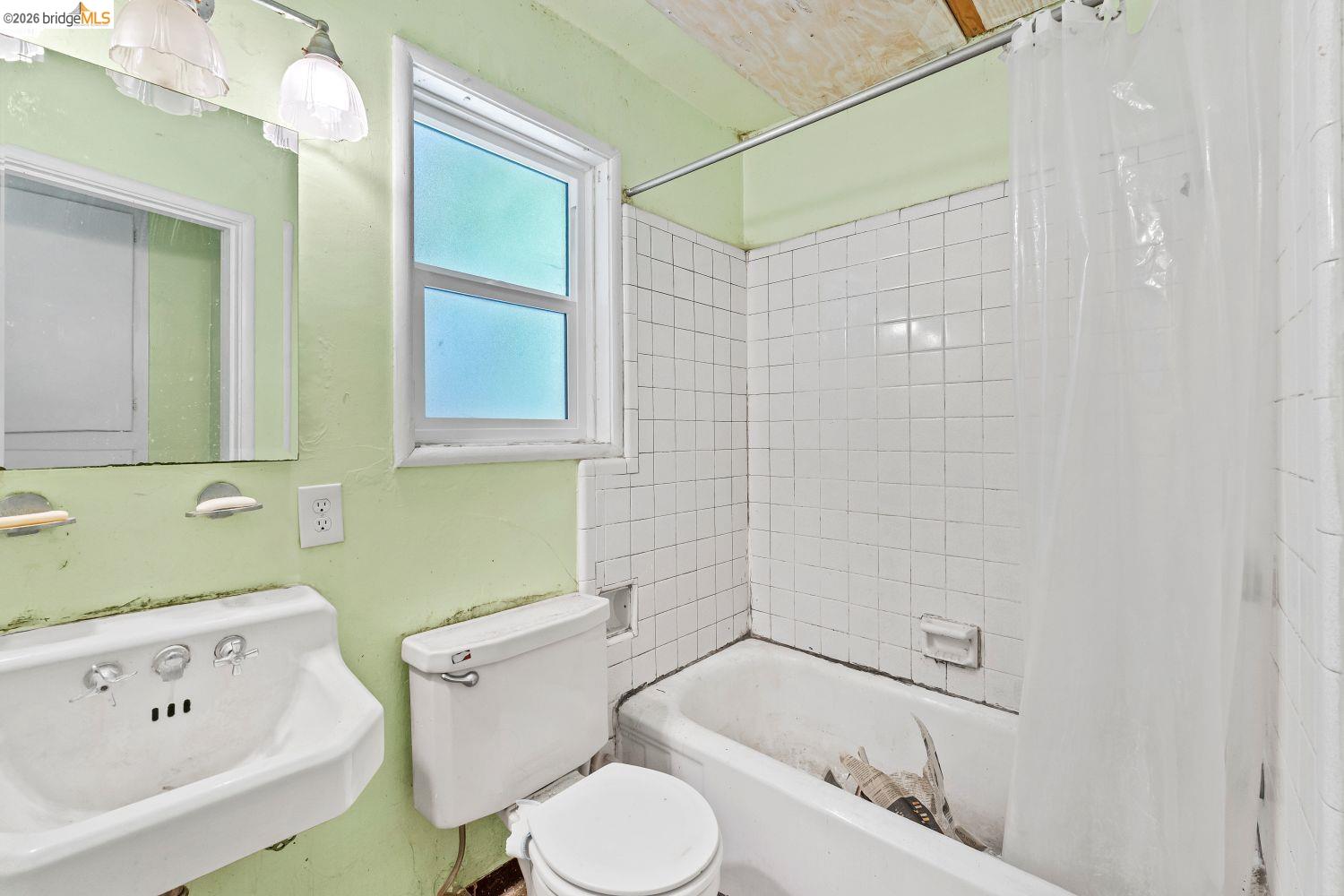 2713 Ridge Road Berkeley, CA 94709 - Photo 18 of 23 Gallery Image 18