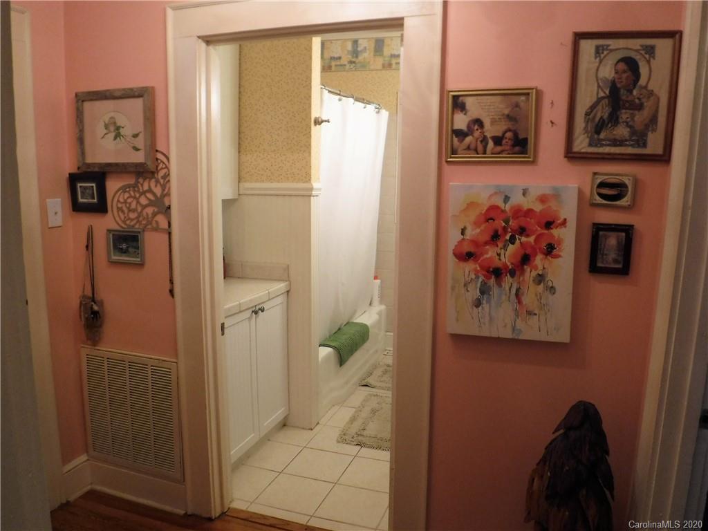 206 Callahan Street Rutherfordton, NC 28139 - Photo 24 of 48 walk in closet with window