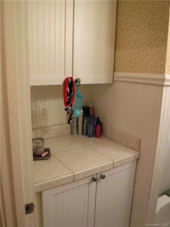 206 Callahan Street Rutherfordton, NC 28139 - Photo 28 of 48 a utility room with dryer and washer
