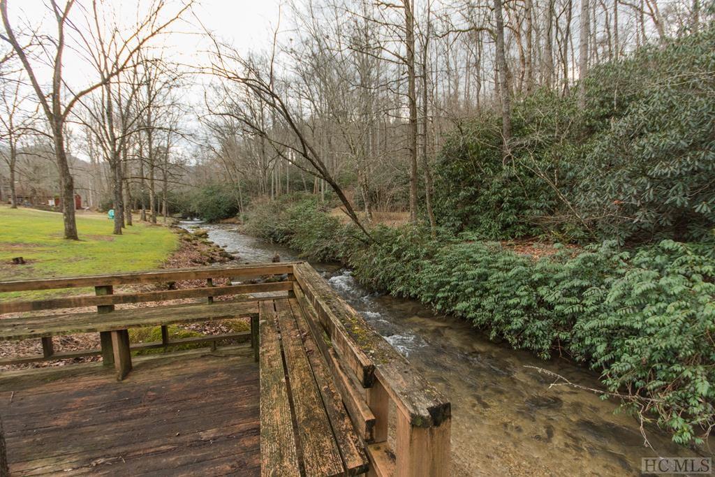 4525 Tessentee Road Franklin, NC 28734 - Photo 6 of 72 Gallery Image 6