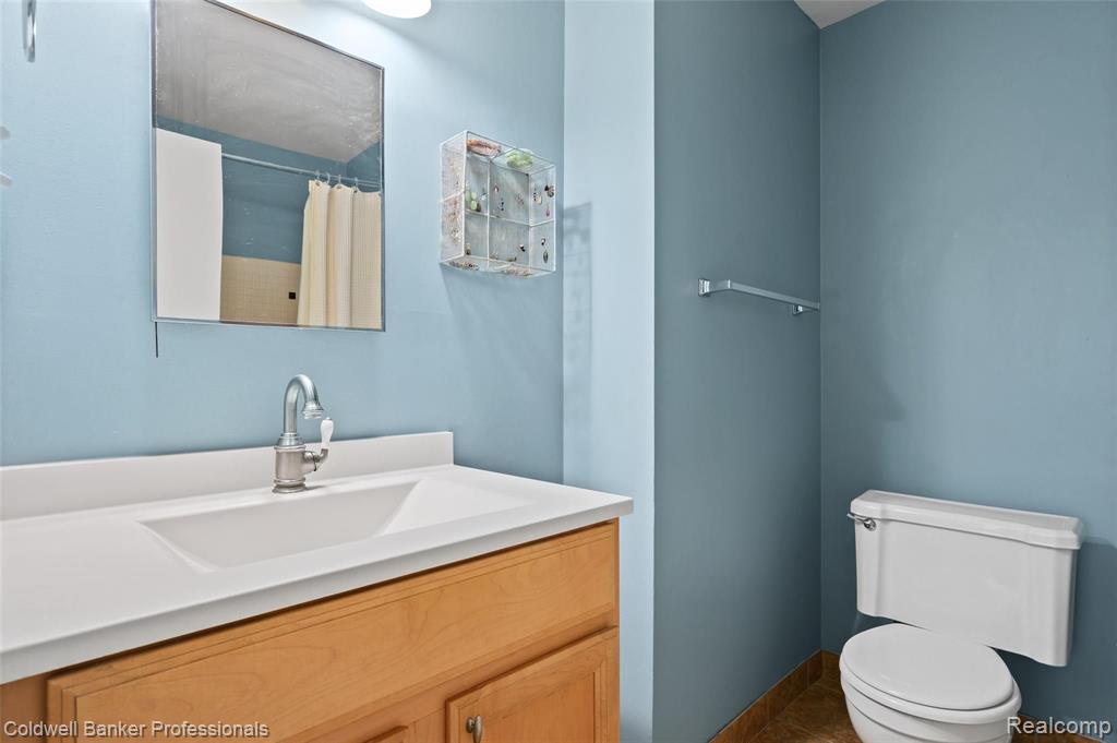 525 East University Drive, Unit 1002 Rochester, MI 48307 - Photo 8 of 12