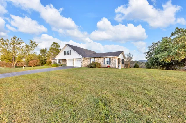 $585,000 | 540 Hurley Drive, Sneedville, TN 37869