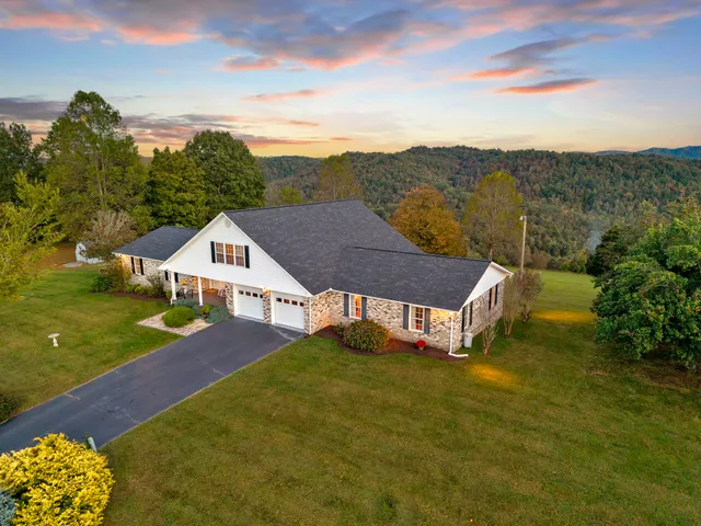 $585,000 | 540 Hurley Drive, Sneedville, TN 37869