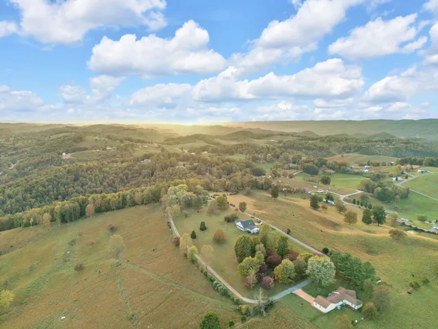 $585,000 | 540 Hurley Drive, Sneedville, TN 37869