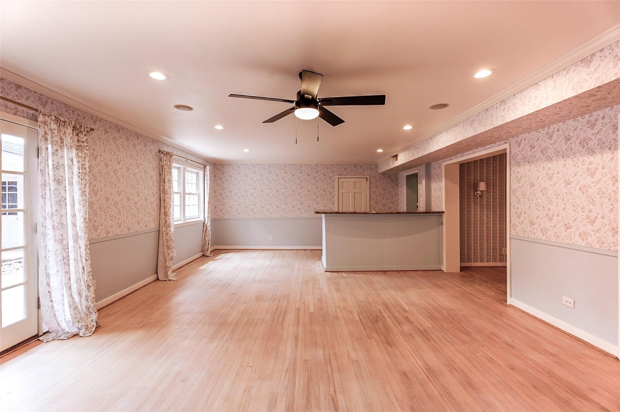 3827 Drake Street Houston, TX 77005 - Photo 6 of 29 Gallery Image 6