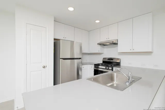 $2,150 | 31858 Bluewood Vista, Bulverde, TX 78163