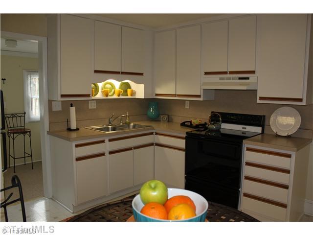 1909 Independence Road Greensboro, NC 27408 - Photo 7 of 15 Kitchen.