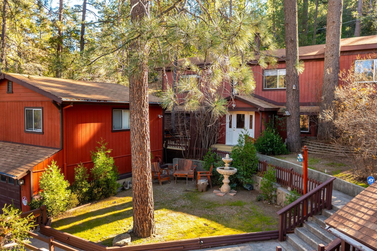 Beautiful Front Yard Space