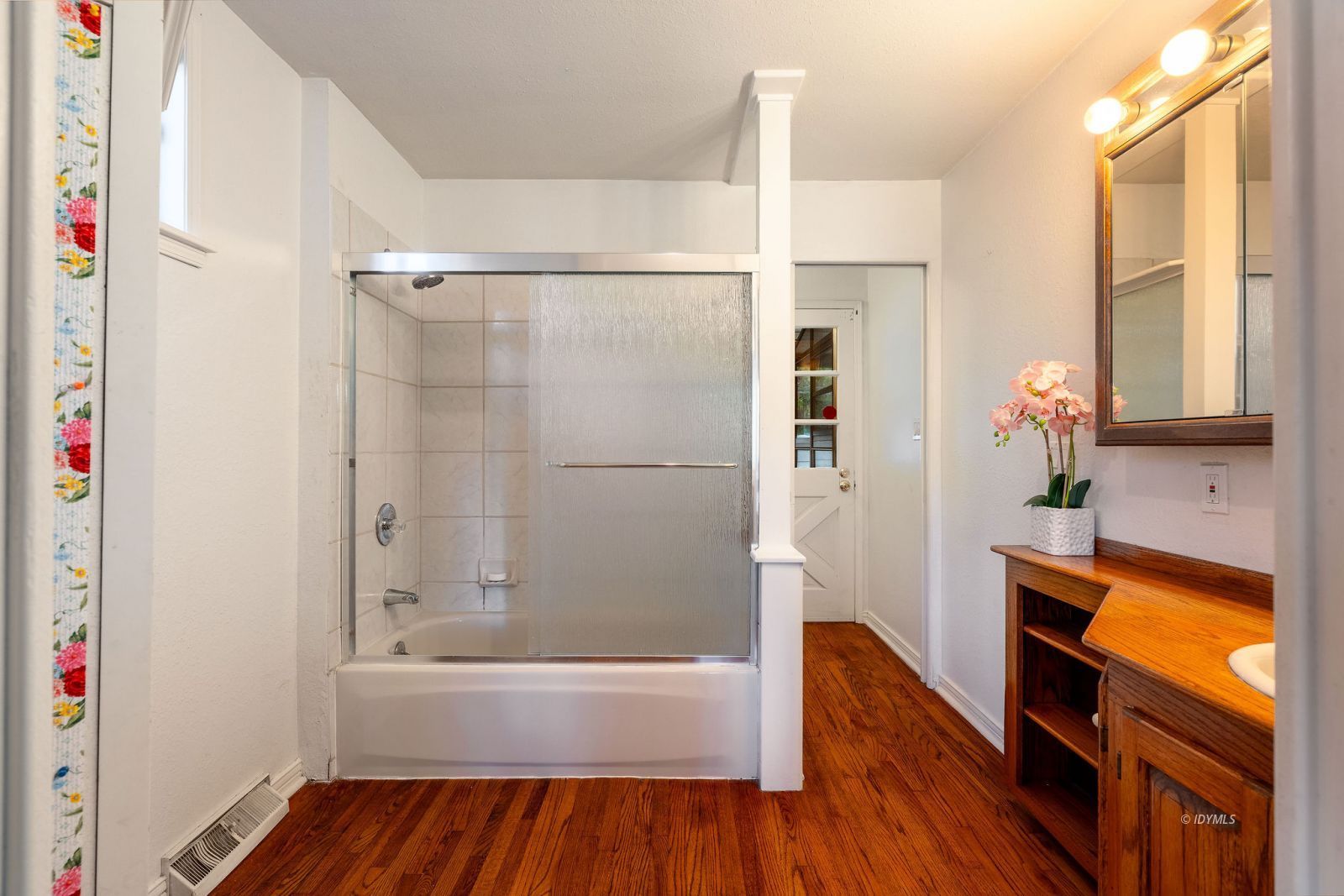 52805 Idyllmont Road Idyllwild, CA 92549 - Photo 22 of 53 a bathroom with a bathtub and a shower