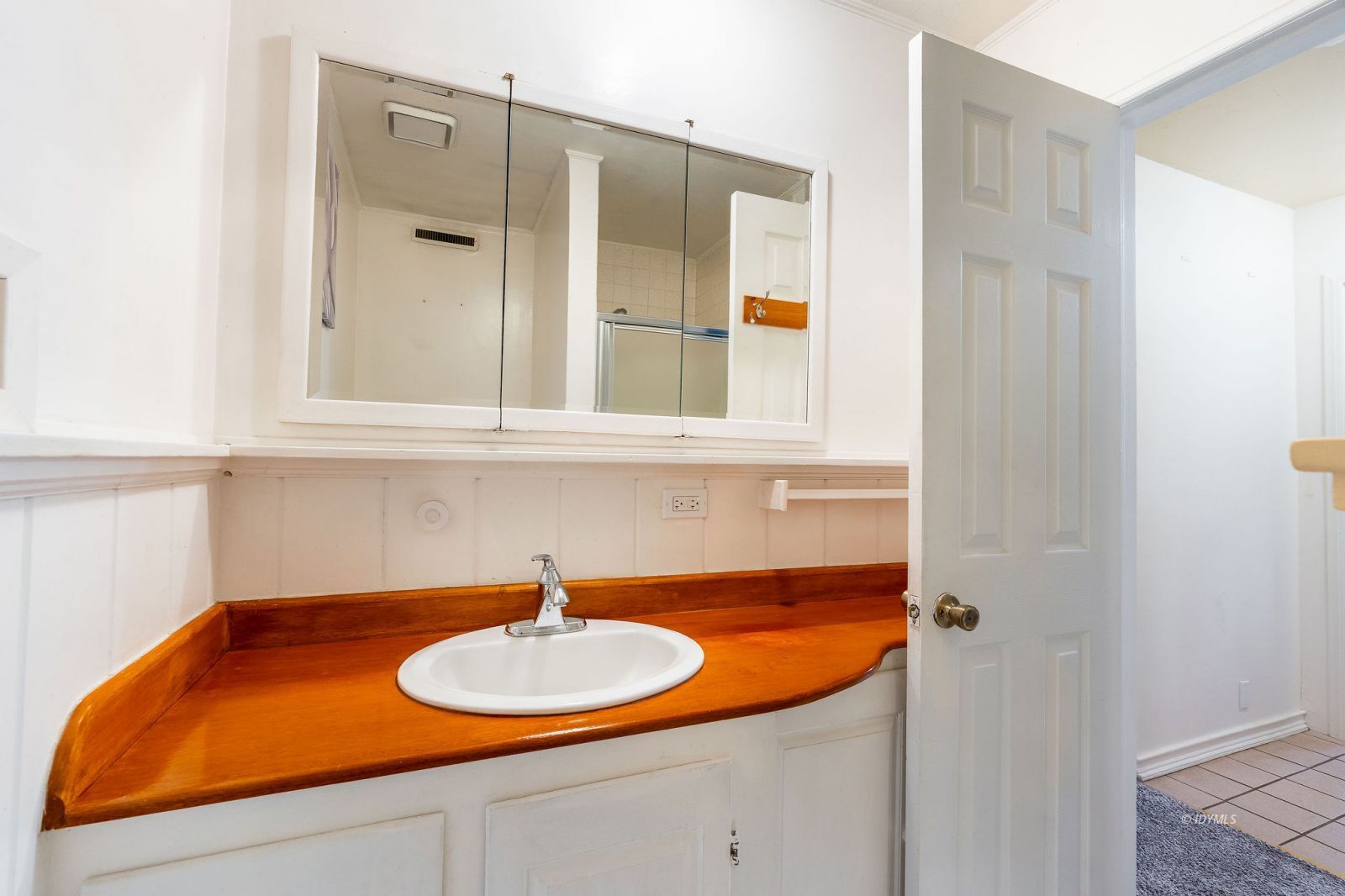 52805 Idyllmont Road Idyllwild, CA 92549 - Photo 43 of 53 a bathroom with a sink and a mirror